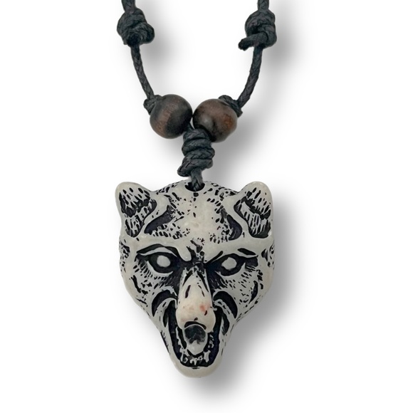 ✧ Men’s White Mountain Bear Adjustable Statement Necklace - Picture 4 of 4